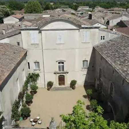 Bed and Breakfast Rouge Dans Un Chateau Ribaute-les-Tavernes